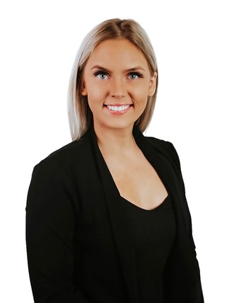 Photo of Carlie Hallihan